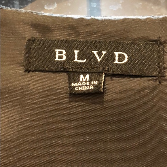 BLVD cape - Picture 3 of 3